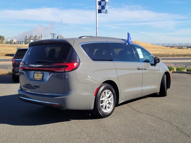 2022 Chrysler Pacifica Touring-L