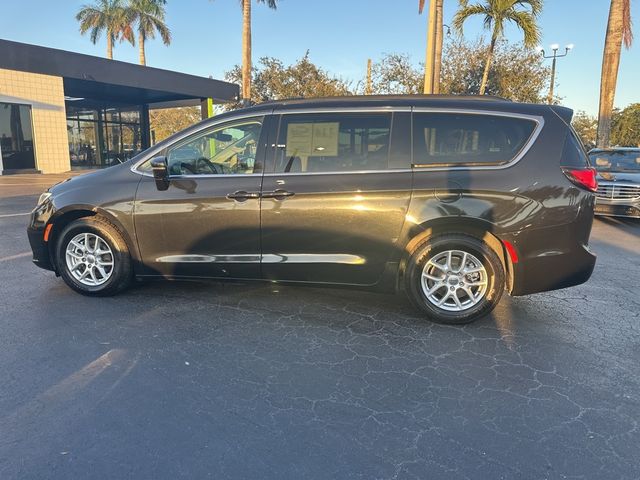 2022 Chrysler Pacifica Touring-L