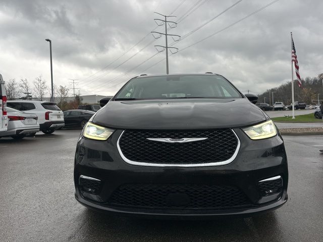 2022 Chrysler Pacifica Touring-L