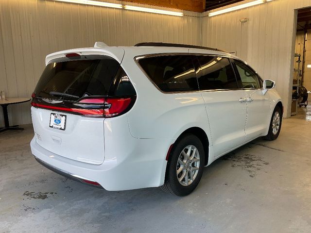 2022 Chrysler Pacifica Touring-L