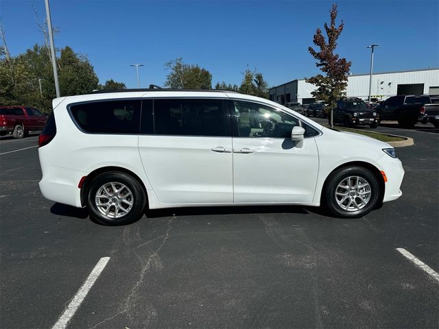 2022 Chrysler Pacifica Touring-L