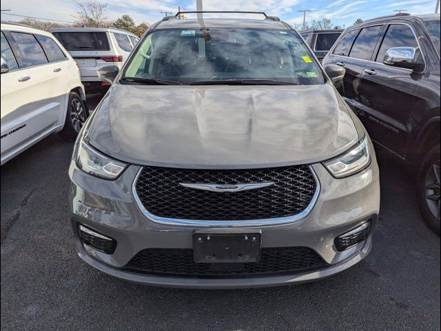 2022 Chrysler Pacifica Touring-L