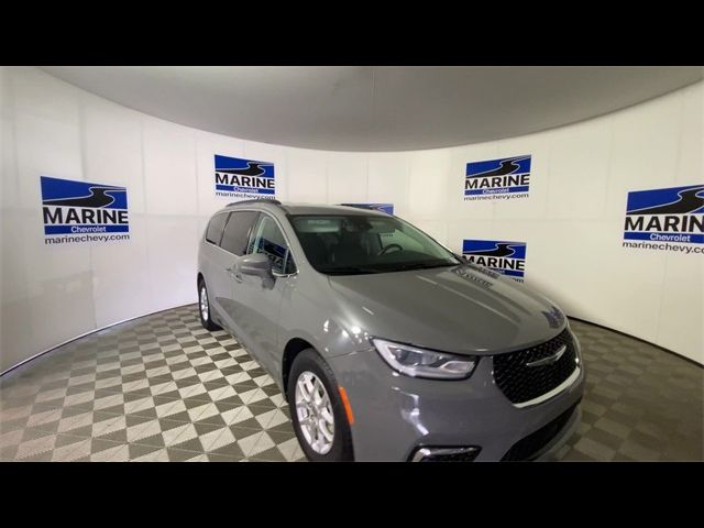2022 Chrysler Pacifica Touring-L