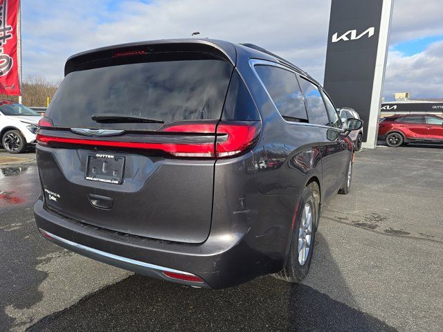 2022 Chrysler Pacifica Touring-L