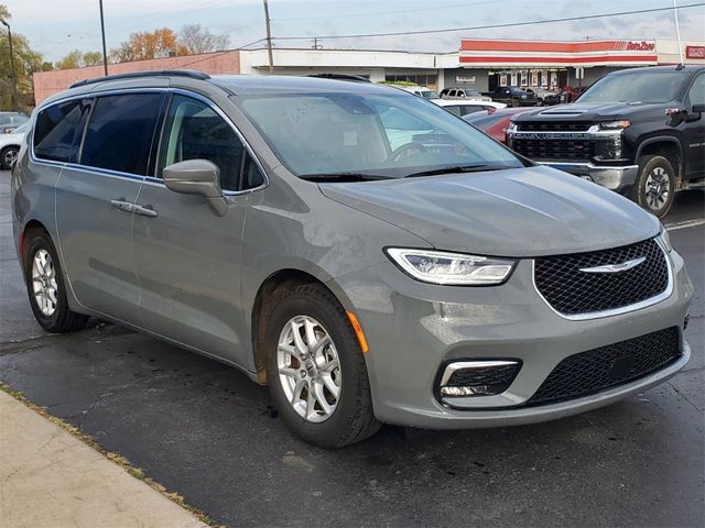 2022 Chrysler Pacifica Touring-L