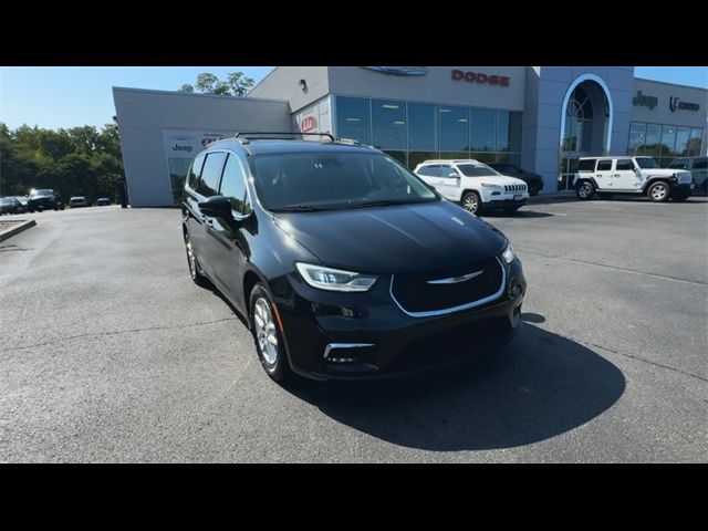 2022 Chrysler Pacifica Touring-L