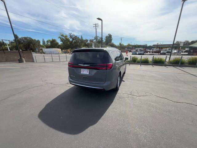 2022 Chrysler Pacifica Touring-L