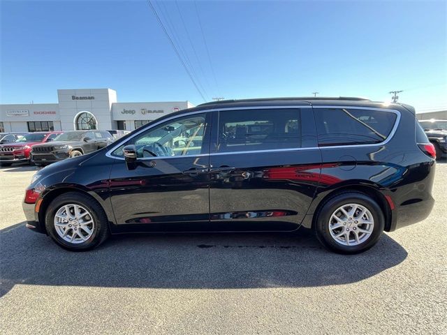 2022 Chrysler Pacifica Touring-L