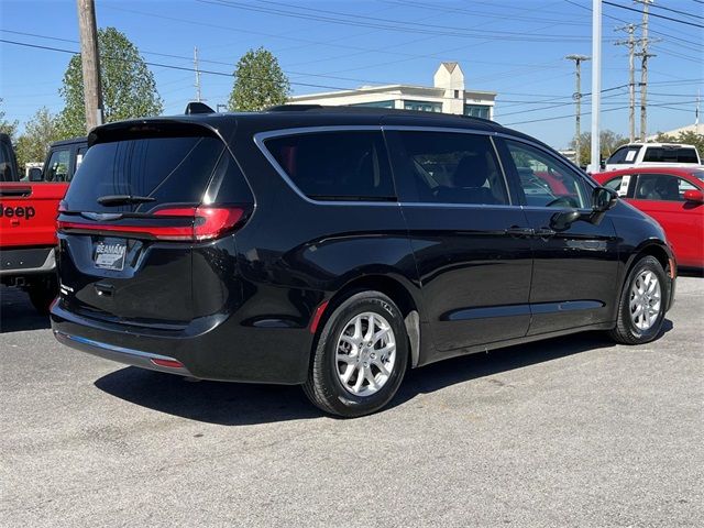 2022 Chrysler Pacifica Touring-L