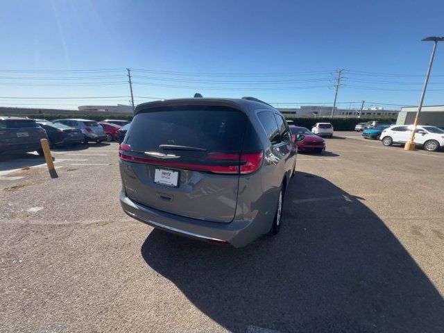 2022 Chrysler Pacifica Touring-L