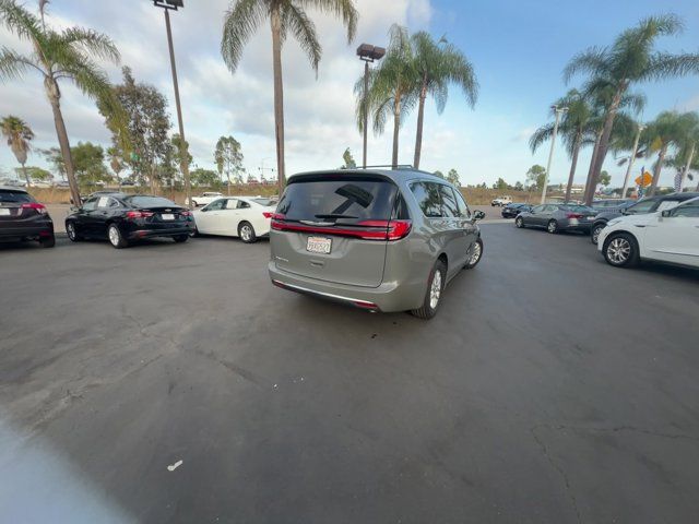 2022 Chrysler Pacifica Touring-L