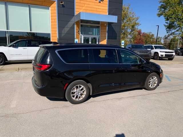 2022 Chrysler Pacifica Touring-L