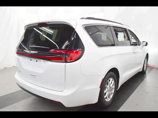 2022 Chrysler Pacifica Touring-L