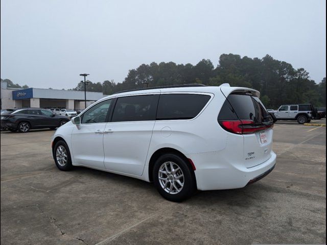 2022 Chrysler Pacifica Touring-L