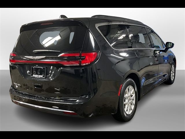 2022 Chrysler Pacifica Touring-L