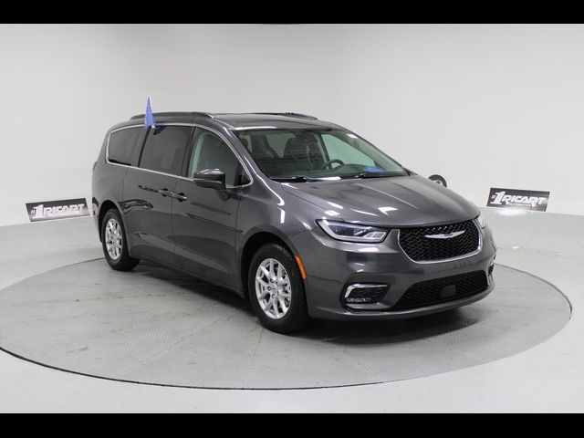 2022 Chrysler Pacifica Touring-L