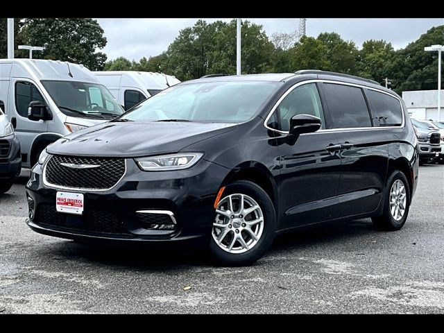 2022 Chrysler Pacifica Touring-L