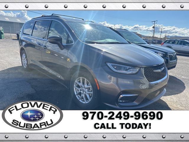 2022 Chrysler Pacifica Touring-L