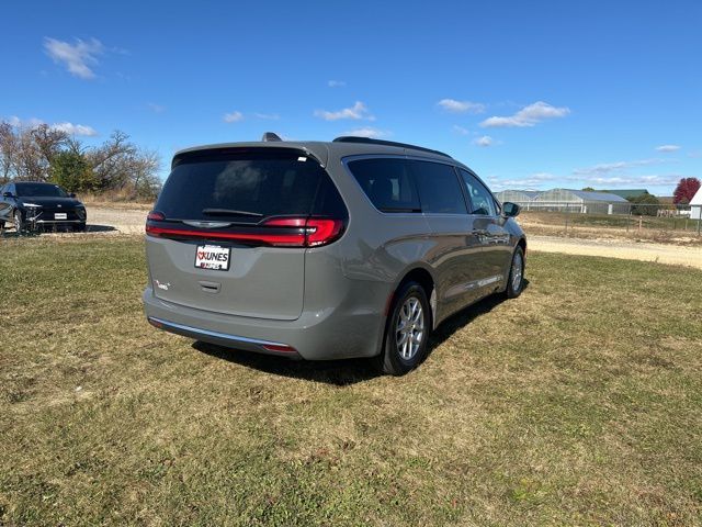 2022 Chrysler Pacifica Touring-L