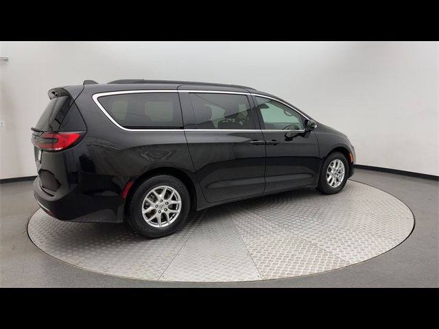 2022 Chrysler Pacifica Touring-L