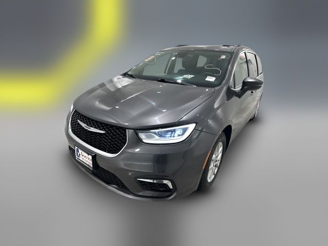 2022 Chrysler Pacifica Touring-L