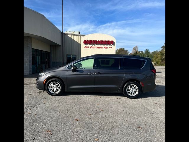 2022 Chrysler Pacifica Touring-L