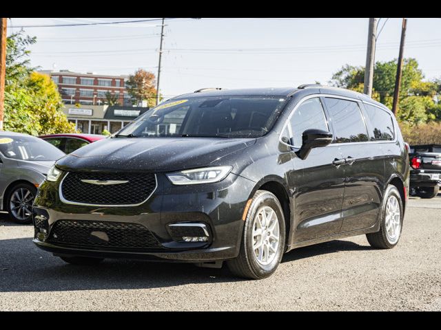 2022 Chrysler Pacifica Touring-L