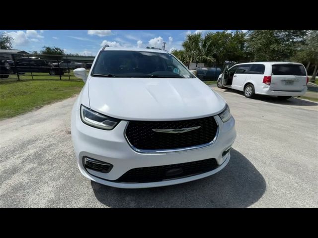 2022 Chrysler Pacifica Touring-L