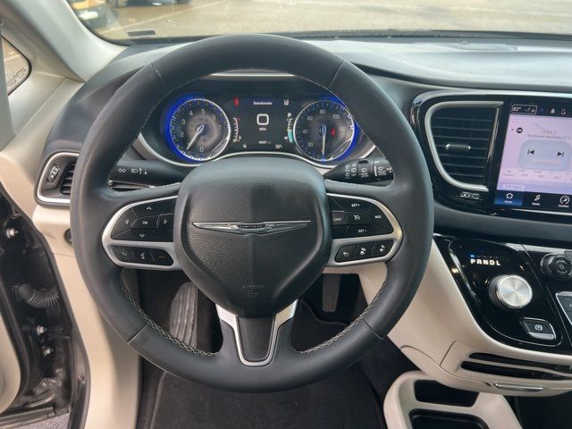 2022 Chrysler Pacifica Touring-L