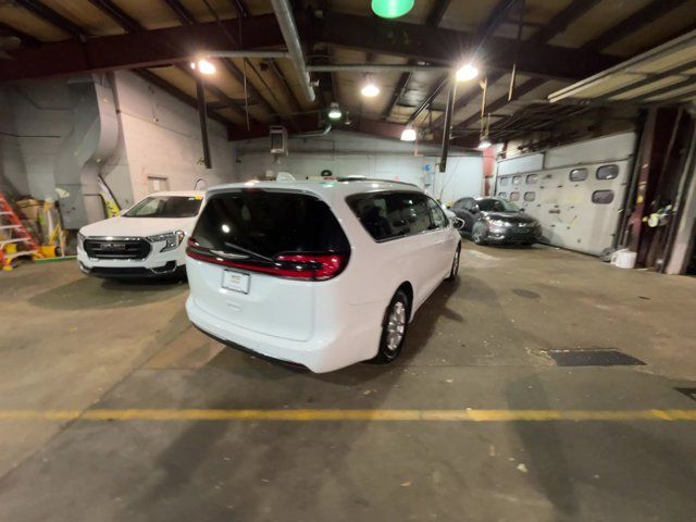 2022 Chrysler Pacifica Touring-L