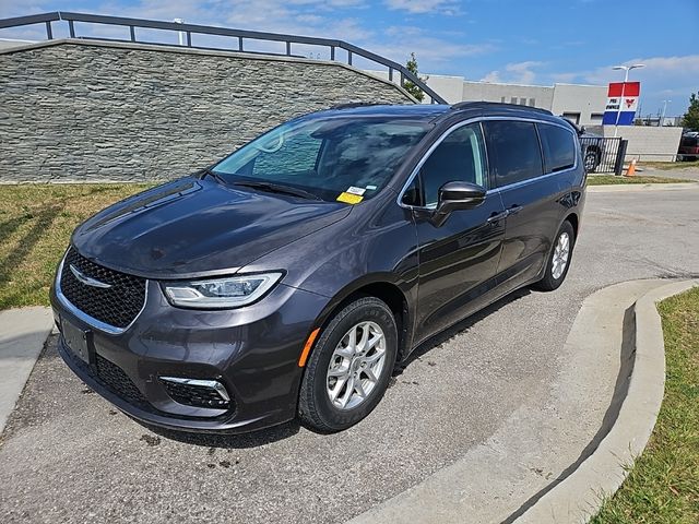 2022 Chrysler Pacifica Touring-L