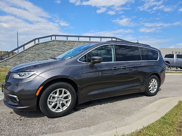 2022 Chrysler Pacifica Touring-L