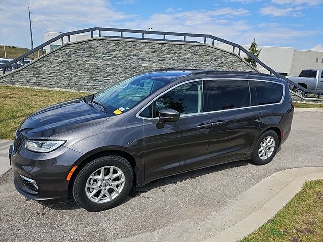 2022 Chrysler Pacifica Touring-L