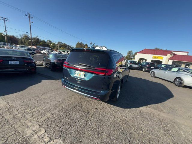 2022 Chrysler Pacifica Touring-L