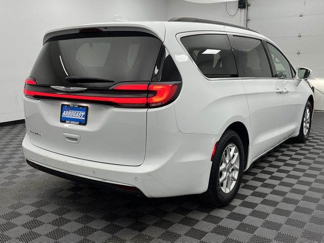 2022 Chrysler Pacifica Touring-L