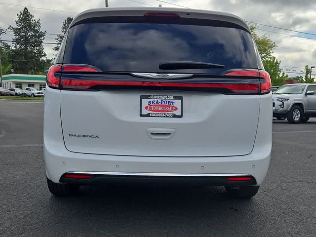 2022 Chrysler Pacifica Touring-L