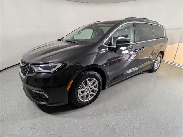 2022 Chrysler Pacifica Touring-L