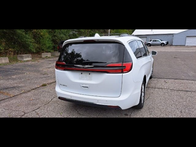 2022 Chrysler Pacifica Touring-L