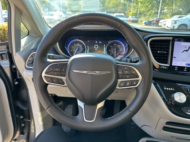 2022 Chrysler Pacifica Touring-L