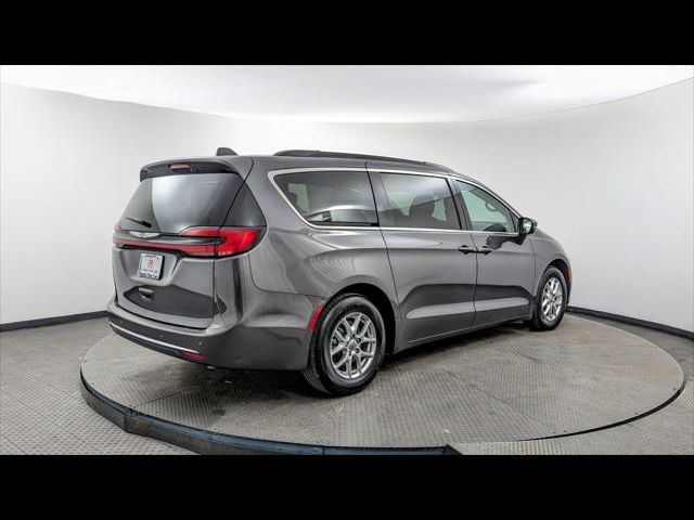 2022 Chrysler Pacifica Touring-L