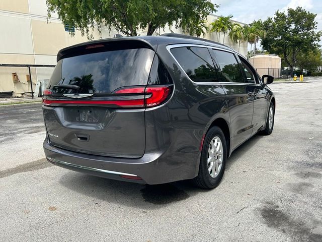 2022 Chrysler Pacifica Touring-L