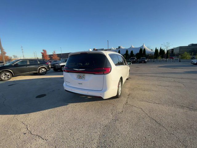 2022 Chrysler Pacifica Touring-L