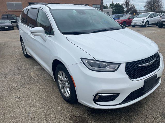 2022 Chrysler Pacifica Touring-L