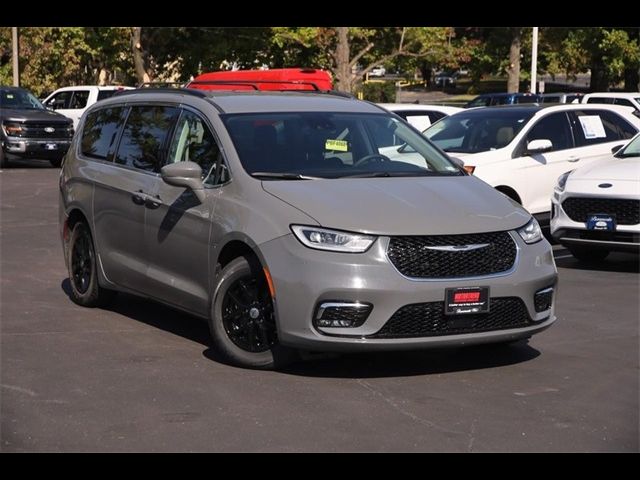 2022 Chrysler Pacifica Touring-L