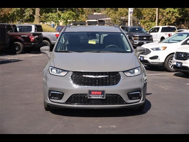 2022 Chrysler Pacifica Touring-L