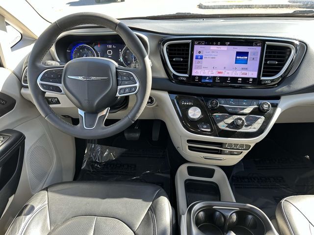 2022 Chrysler Pacifica Touring-L