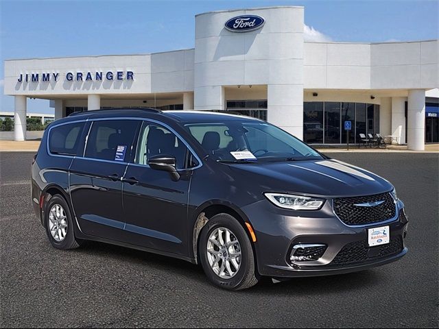 2022 Chrysler Pacifica Touring-L