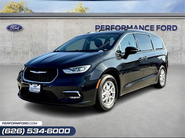 2022 Chrysler Pacifica Touring-L