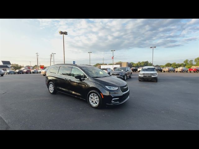 2022 Chrysler Pacifica Touring-L