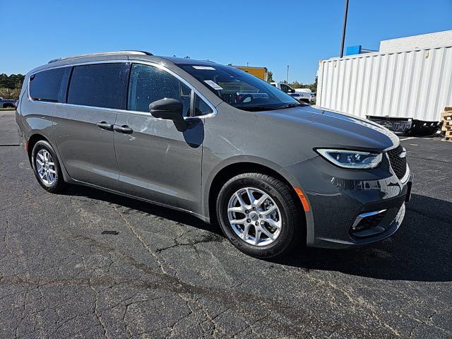 2022 Chrysler Pacifica Touring-L